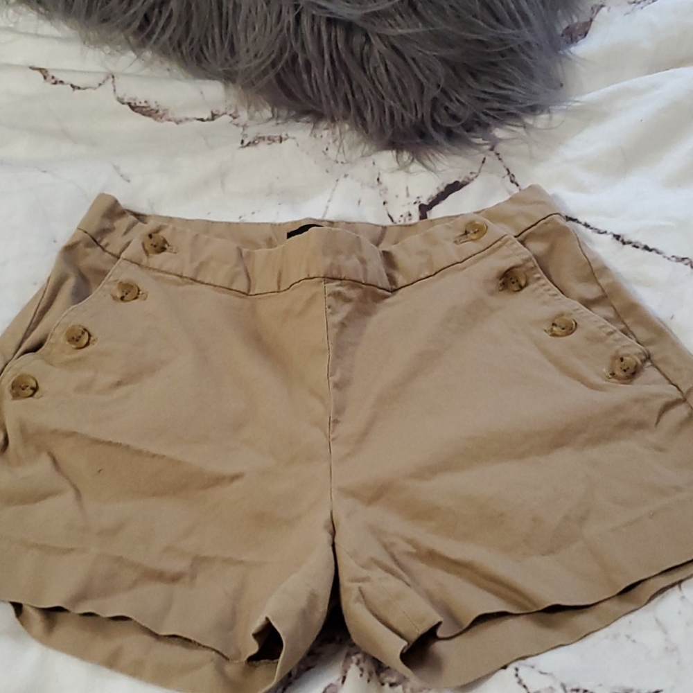 Banana Republic button front shorts